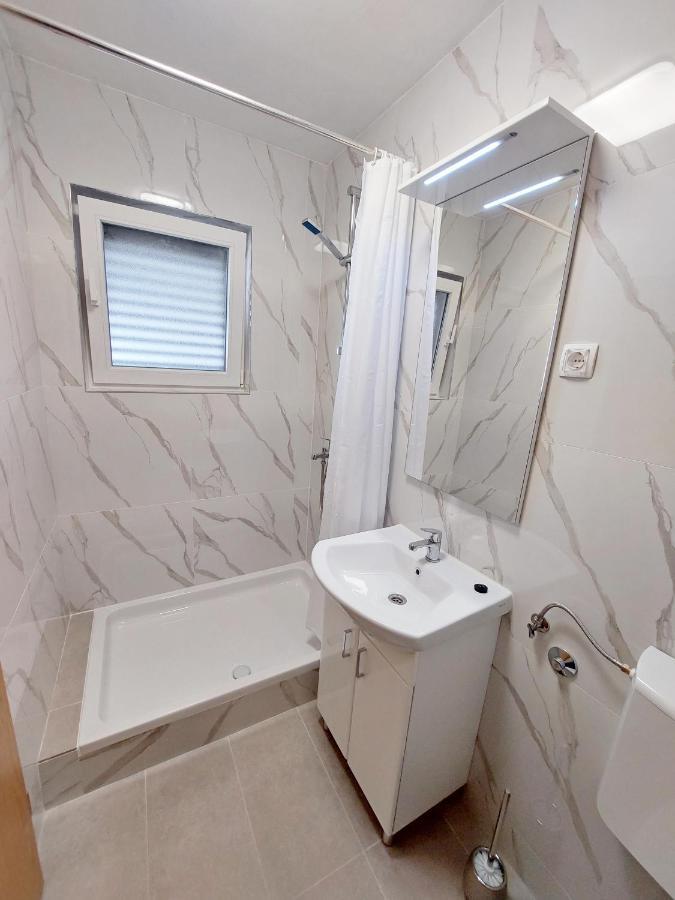 Apartmani Korljan Gradac  Luaran gambar